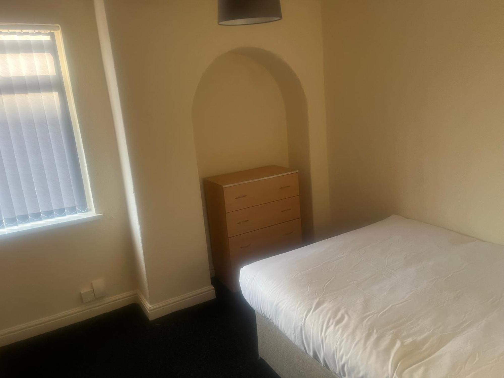 Simple Inn Wakefield Ngoại thất bức ảnh