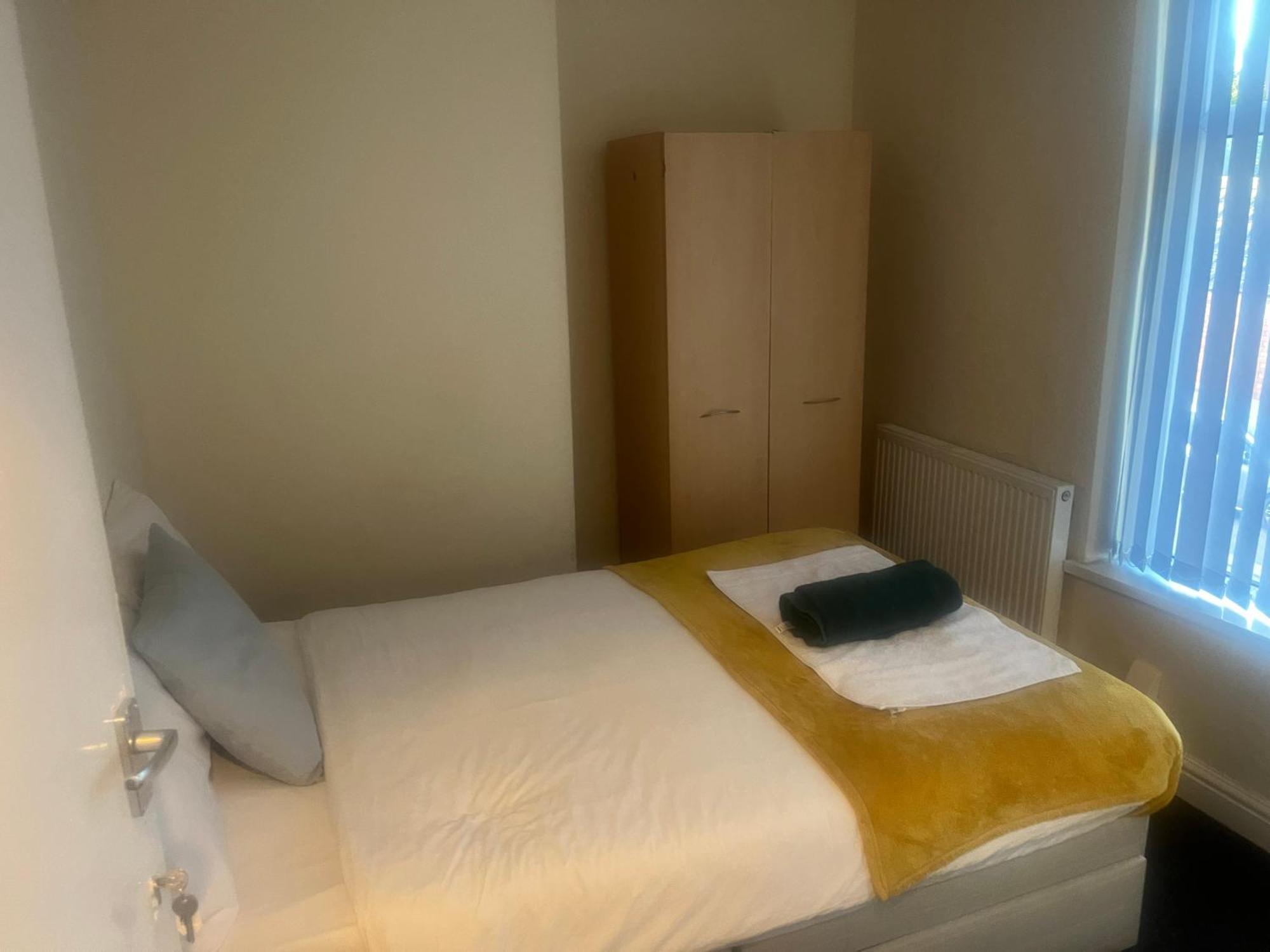 Simple Inn Wakefield Ngoại thất bức ảnh