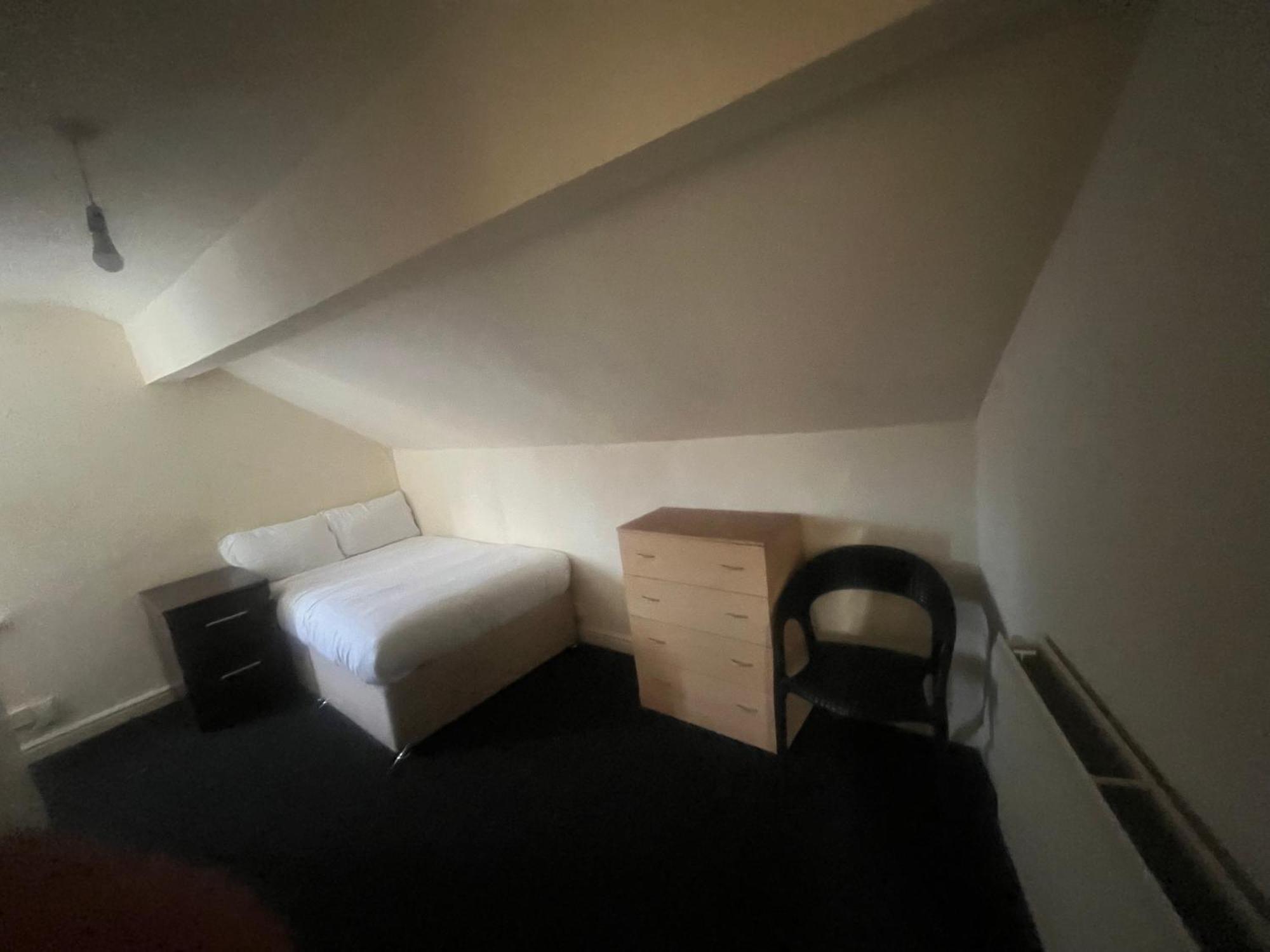 Simple Inn Wakefield Ngoại thất bức ảnh
